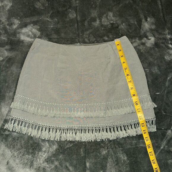 LuLus Mini Skirt Women's Small Olive Green Rayon Fringe Tiered Classic Back Zip - Picture 7 of 7